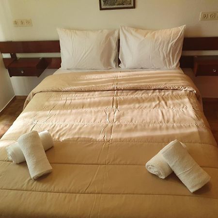 Residencial Campo-Mar By Umbral Hotel Portimao Exterior photo A bed with a duvet